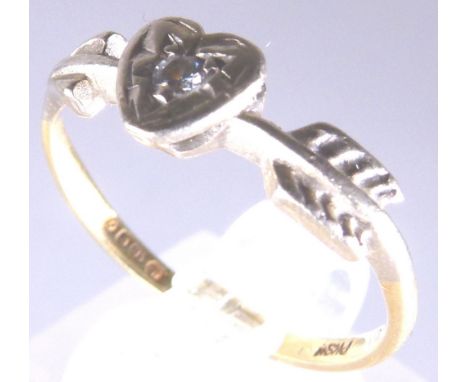 18 ct gold and diamond heart and arrow ring, 2.5g 