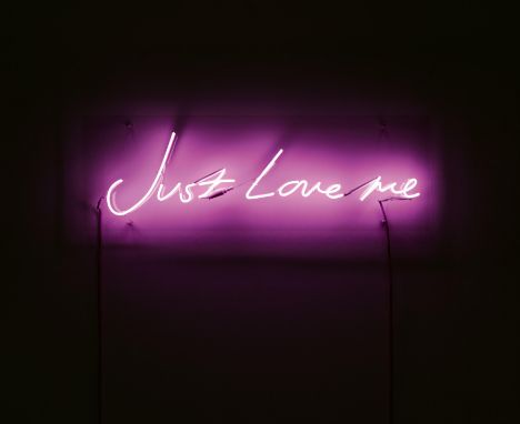 EMIN, TRACEY1963 LondonTitel: Just Love Me. Datierung: 1998. Technik: Neonröhre auf Acrylplatte, elektrifiziert. Maße: 38 x 1