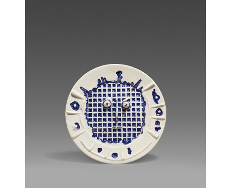 PICASSO CERAMICS, PABLO1881 Malaga - 1973 MouginsTitel: Face with Grid. Datierung: 1956. Technik: Weißes Steingut, partiell f