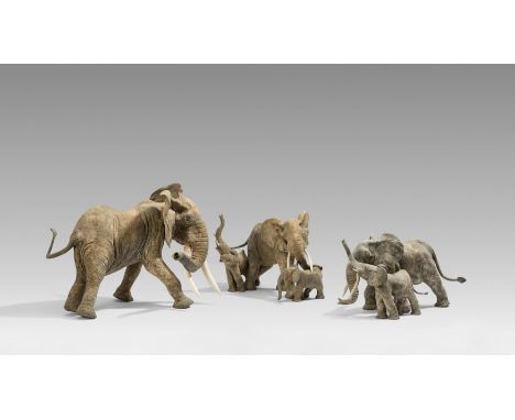 VAN DEN BERGHE, FRANCOIS1951 Eure-et-LoirTitel: Elephants. Untertitel: Konvolut aus drei Bronzen. a) Gros Bangala. Bronze, pa