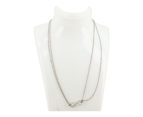 TIFFANY & CO. Kette "INFINITY". 925 Sterlingsilber. Anhänger geknotet an doppelter Kette mit Karabinerverschluss. Box und Sta