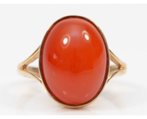 A 9ct gold carnelian dress ring, P-Q, 4.3gm. 