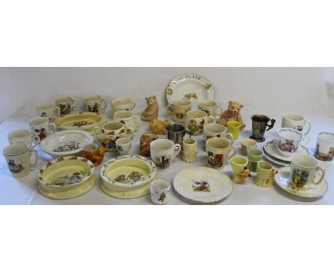 Selection of vintage nursery china including Sooty beaker &amp; egg cups