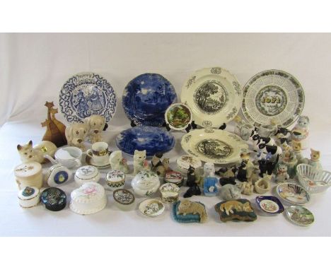 Selection of trinket boxes, cat ornaments and plates to include Sylvac Dogs (one damaged) (plate stands for display only)