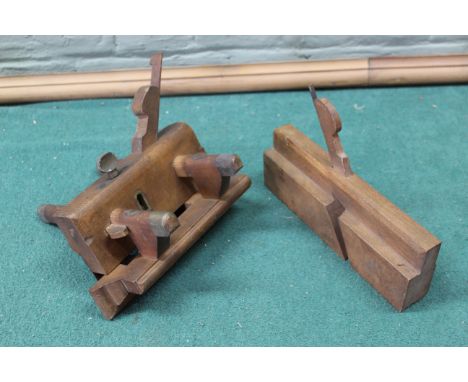 Assorted vintage woodworking planes by various makers to include Mathieson &amp; Son, J Buck, Marples &amp; Son, J K Frith an