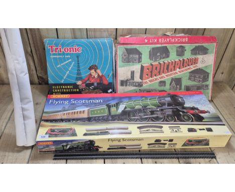 A Selection of Vintage Childrens boxed toys; Hornby Flying Scotsman, Brickplayer kit 4 and Tri- Onic kit.