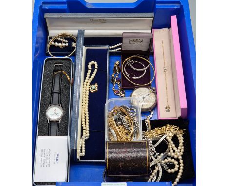 Tray of collectable jewellery and odds; Silver cased pocket watch. Gold plated jewellery items. Cased watch and other items 