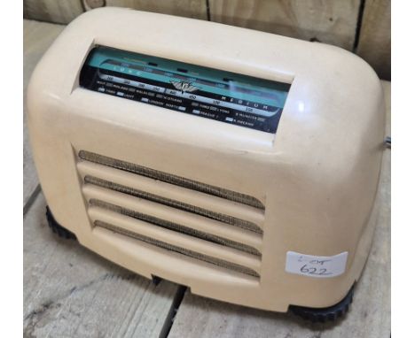 Art Deco design "toaster" shaped radio. Produced by Kolster Brandes. Working.