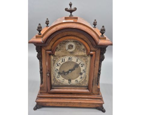 19th century Victorian Walnut bracket clock. West Minster Chime. Comes with pendulum. 45cm high. 