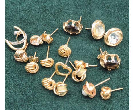 A Selection of mixed 9ct yellow gold earrings. 8.20grams 