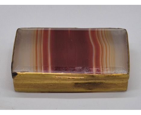 Victorian Gilt metal and agate lidded snuff box. 2x8.3x5.5cm