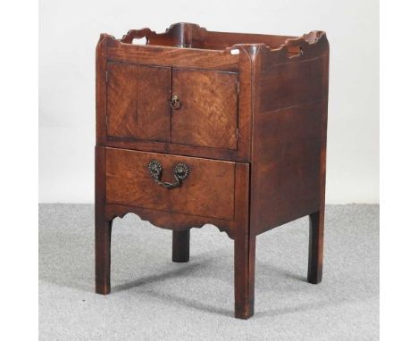 A George III mahogany tray top commode, on square chamfered legs51w x 48d x 76h cm