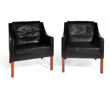 BØRGE MOGENSEN (Denmark, 1914 - 1972).Pair of armchairs model 2207. Edition of the 70s-80s.Teak frame and black leather uphol