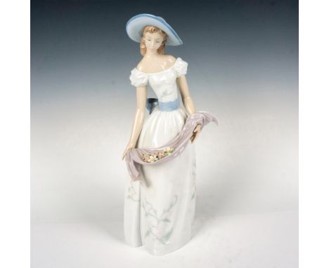 Glossy finish; Lladro backstamp. This item has its original box. Box measures: 9.75"L x 21.5"W x 8.25"H. Artist: Jose Luiz Al