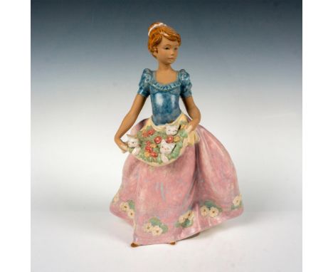 Gres finish; Lladro backstamp. This item has its original box. Box measures: 11"L x 17.5"W x 11"H. Artist: Regino TorrijosIss