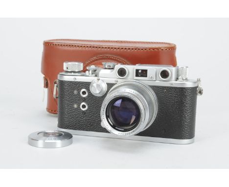 A Reid III Military Issue Rangefinder Camera, serial no P3027, later type with flash sync sockets, marked to back with broad 