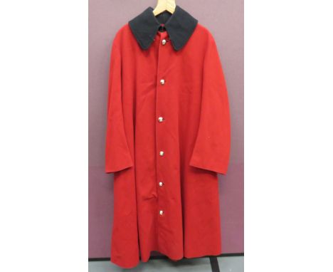 Life Guards Trooper’s Cloakscarlet melton, sleeved cloak.  Large black fold over collar.  QC anodised Life Guards buttons.  S