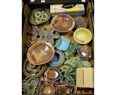 Ceramics - Wade Aqua-Dishes, boxed; others, leaf dishes, trinket trays, Wagon Train dishes, pomander, crackle dish, Irish Wad