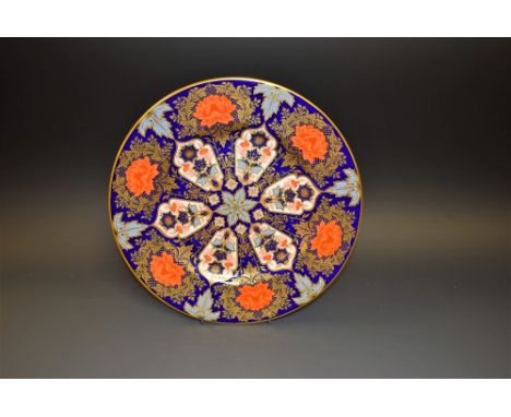 A Hamilton Imari 10 1/2" Imari cabinet plate