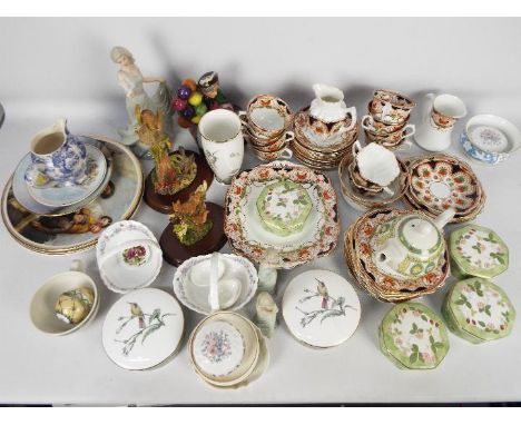 A quantity of H J Colclough Royal Vale China tea wares and further mixed ceramics to include Wedgwood Humming Birds pattern, 