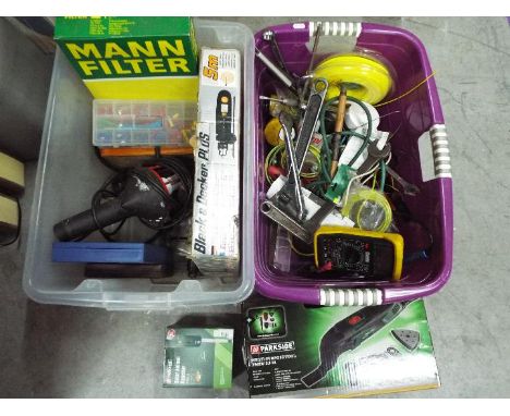A mixed lot of tools to include hand tools, Black &amp; Decker Plus Quattro drill, Parkside Multi Tool and similar. [2]