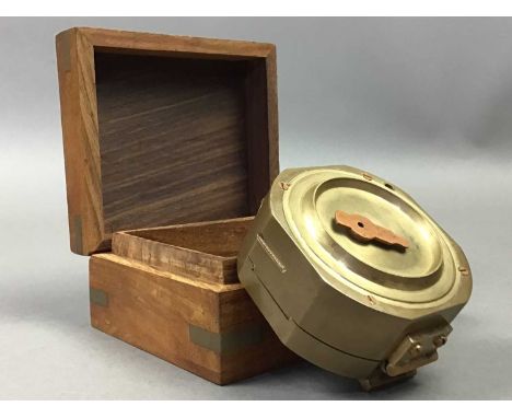 the compass with wood box, the caddy painted with flowersthe compass box 11.5cm wide 