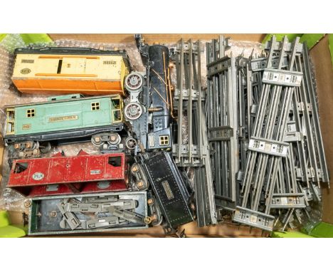 Lionel Lines train set, Comprising of 262E loco and tender, No.814, Automobile &amp; Furniture wagon, No.812, 816 and 817 wag