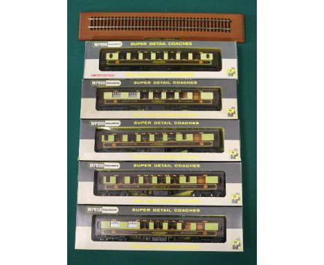 5 Wrenn Railways Pullman Cars. 3x (W6012) Golden Arrow 1st Class, Cygnus, Pegasus and Phoenix. Also (W6012B) Golden Arrow 1st