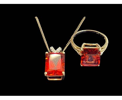 Red topaz 9 carat gold ring, size P/Q, together with similar necklace (2).