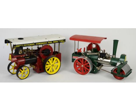 Two Traction Engine Models 1 Wilesco D409 Showman's Engine and 1 Wilesco Dampfwalze D365 Old-Smoky (2)