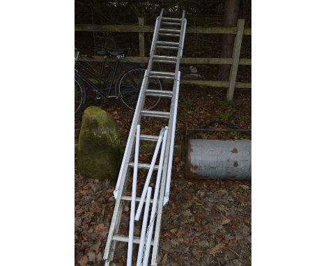 AN ALUMINIUM EXTENSION LADDER, with additional tubular extension