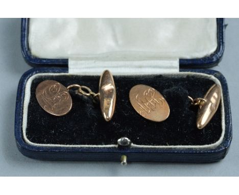 A PAIR OF CASED 9CT CUFFLINKS, approximate weight 5.5 grams