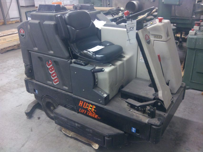 Advance 3800 Scrubber