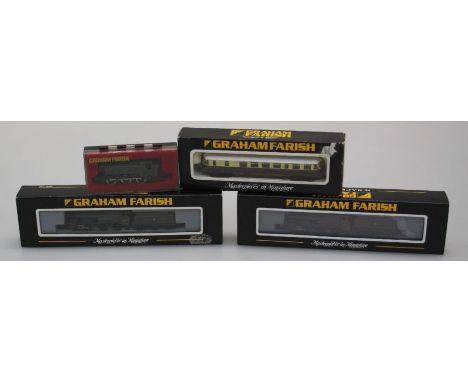 Graham Farish 'N' Gauge locomotive 372002 Hall Class Ashton Hall GWR, 372001 Hall Class Sketty GWR, 8174 Diesel Railcar GWR, 