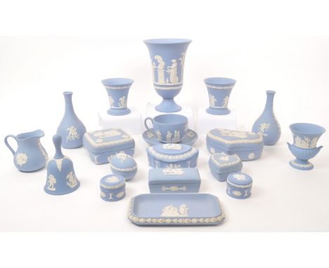 Wedgwood - Jasperware - A collection of vintage 20th century ceramic pottery ware. Comprising of various sized vases, handled