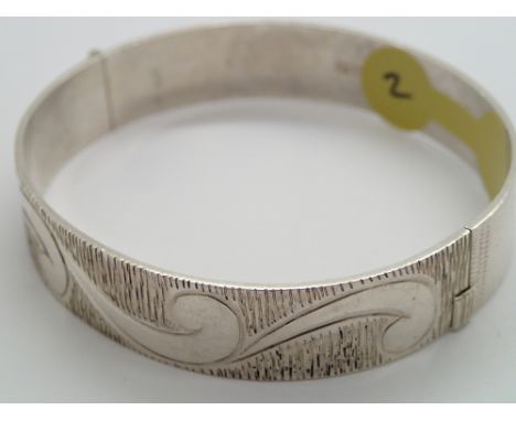 Vintage solid silver bangle