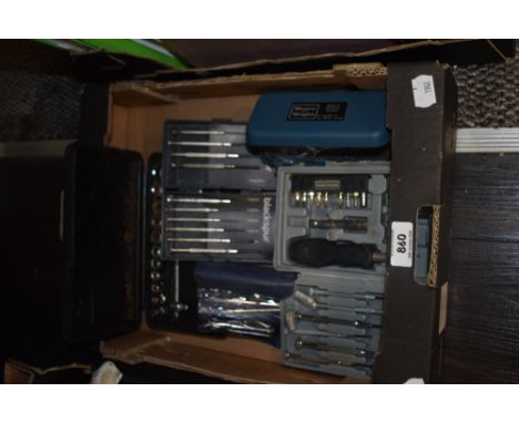 A selection of assorted small tools.