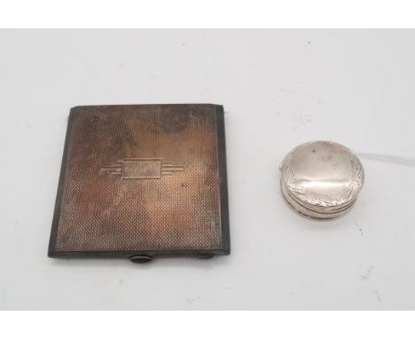 A silver compact, by&nbsp;R N Hollings &amp; Co, Birmingham 1946, engraved 'Catherine', and a stamped 925 pill box, weighable