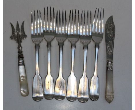 Six fiddle pattern forks, approximate weight 289gm plus a set of mother of pearl handled fish servers