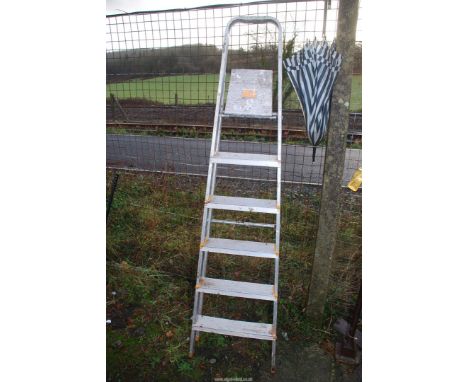 A 5 rung aluminium step ladder.