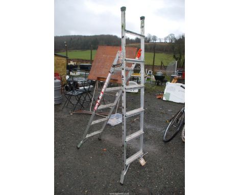 A 6 rung open extension ladder.