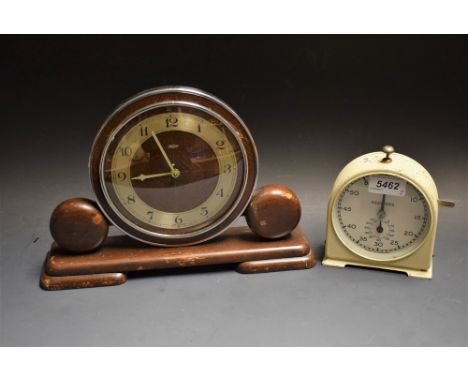 A vintage Smith's kitchen timer; a Metamec mantel clock (2)