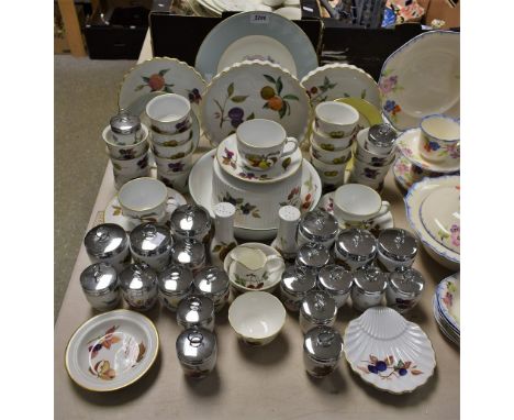 Royal Worcester - Evesham and others similar, catering wares, egg coddlers, ramekins, salt and pepper, flan/quiche dishes, th