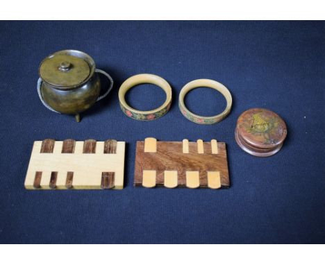 A Treen cauldron; whist markers; snuff box; two Tunbridge napkins (6)