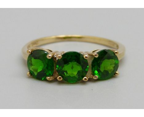 A 9ct gold and chrome diopside trilogy ring, with certificate, 1.9g, O 