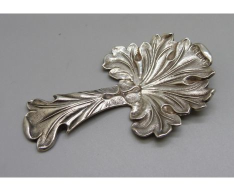 A silver caddy spoon, Birmingham 1833, John Tongue, length 81mm 