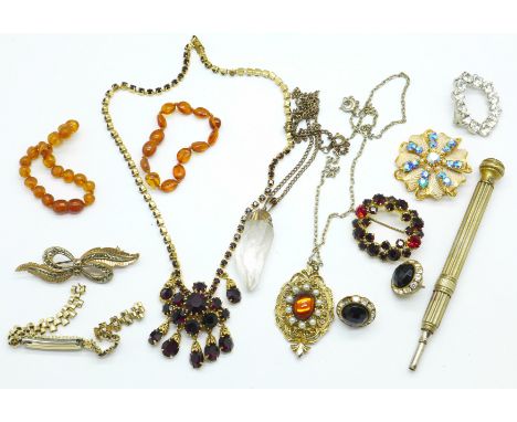 Vintage jewellery and propelling pencil with stanhope