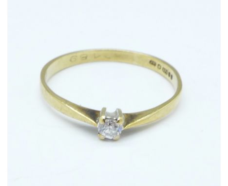 A 9ct gold and diamond ring, 0.9g, K