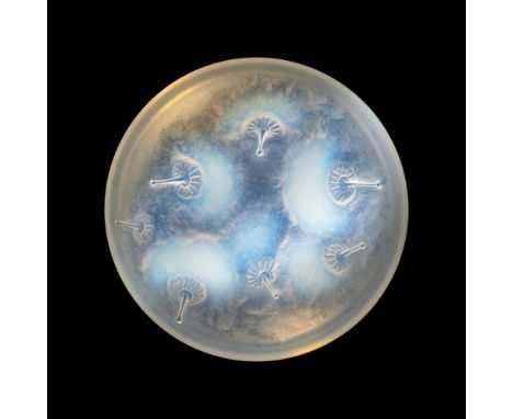 ‡ René Lalique (French 1860-1945) HOUPPES BOX, NO. 29 designed 1921opalescentmoulded R. LALIQUEDimensions:14cm (5 1/2in) diam