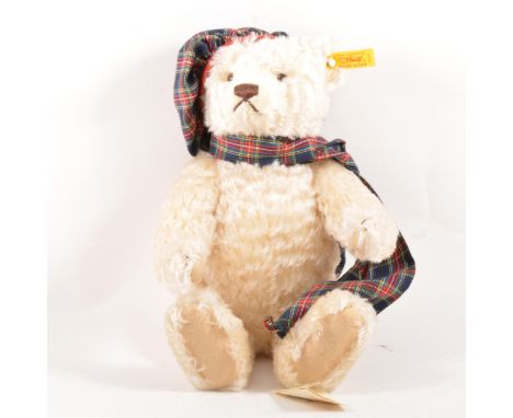 Modern Steiff Teddybar 35, 'Hamish', no.654459, unboxed, with certificate serial number 2049, 33cm tall.
